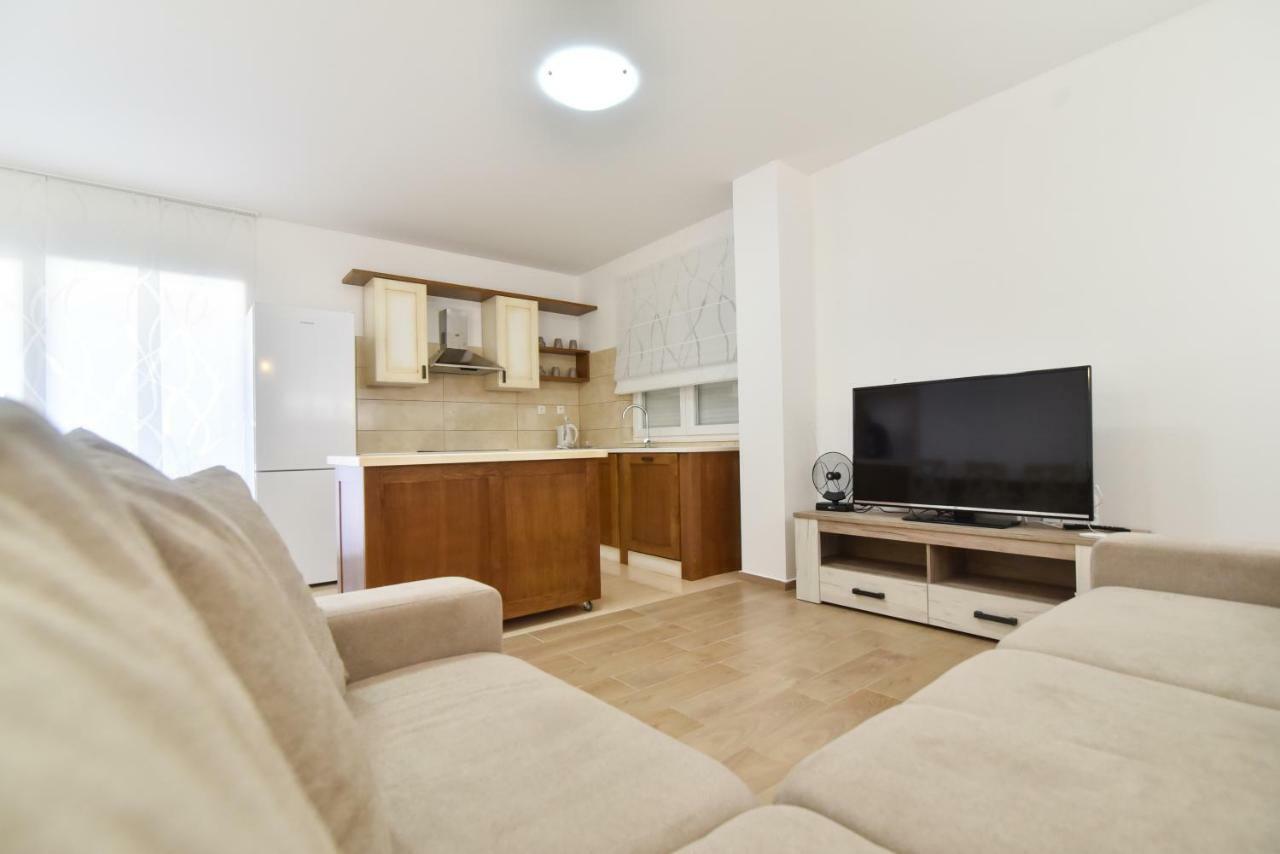 Villa Village Idylle With Heated Pool, Sauna, Jacuzzy And Private Parking Sukošan Extérieur photo
