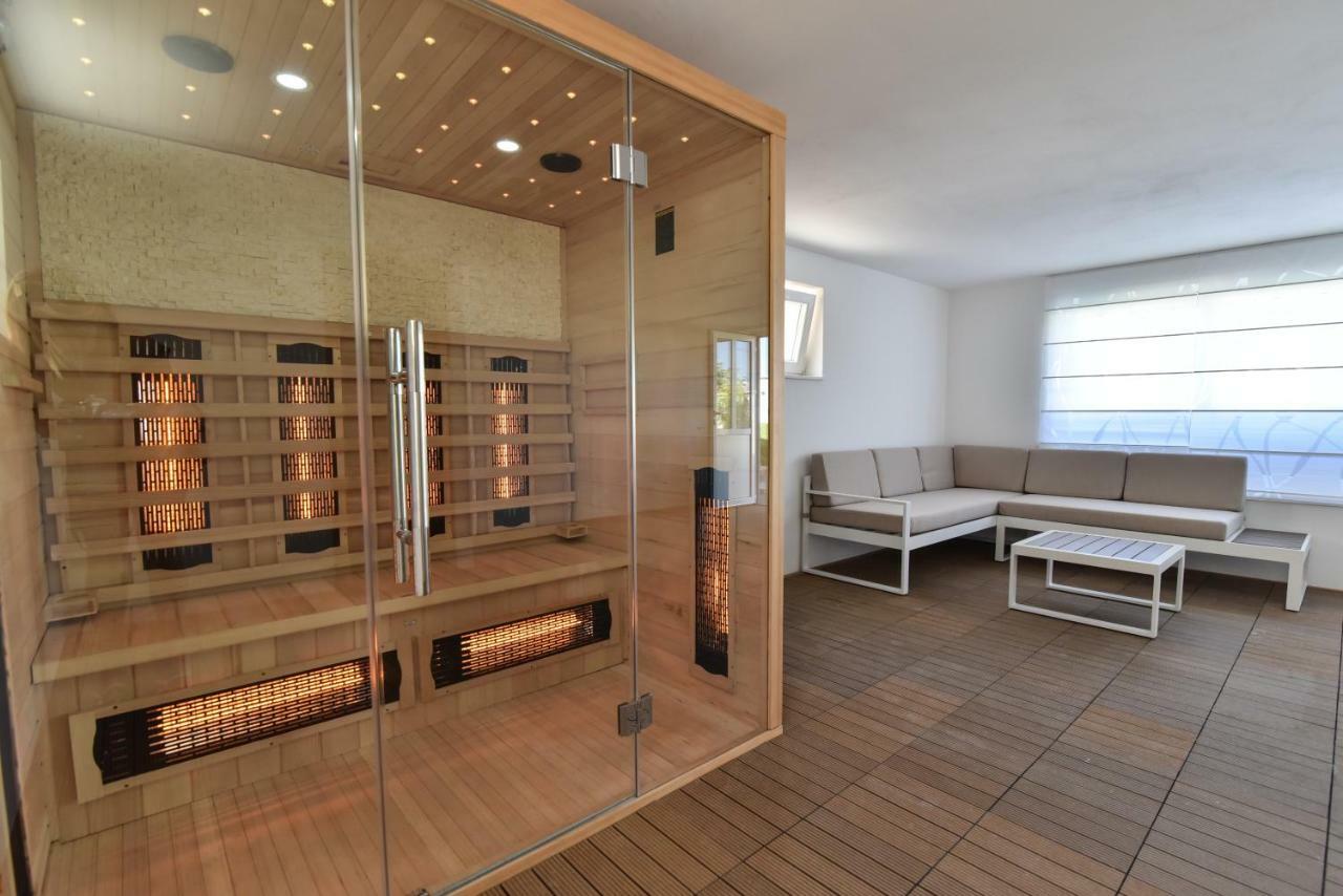 Villa Village Idylle With Heated Pool, Sauna, Jacuzzy And Private Parking Sukošan Extérieur photo