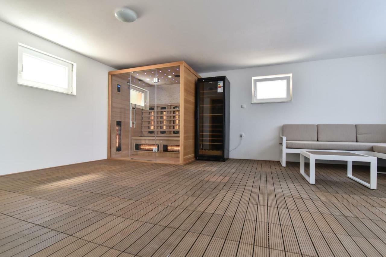 Villa Village Idylle With Heated Pool, Sauna, Jacuzzy And Private Parking Sukošan Extérieur photo