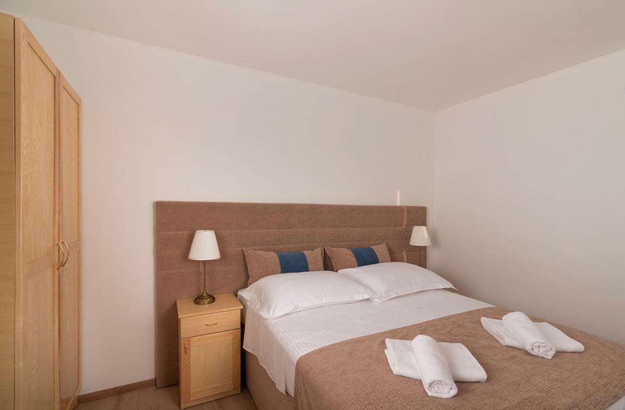 Villa Village Idylle With Heated Pool, Sauna, Jacuzzy And Private Parking Sukošan Extérieur photo