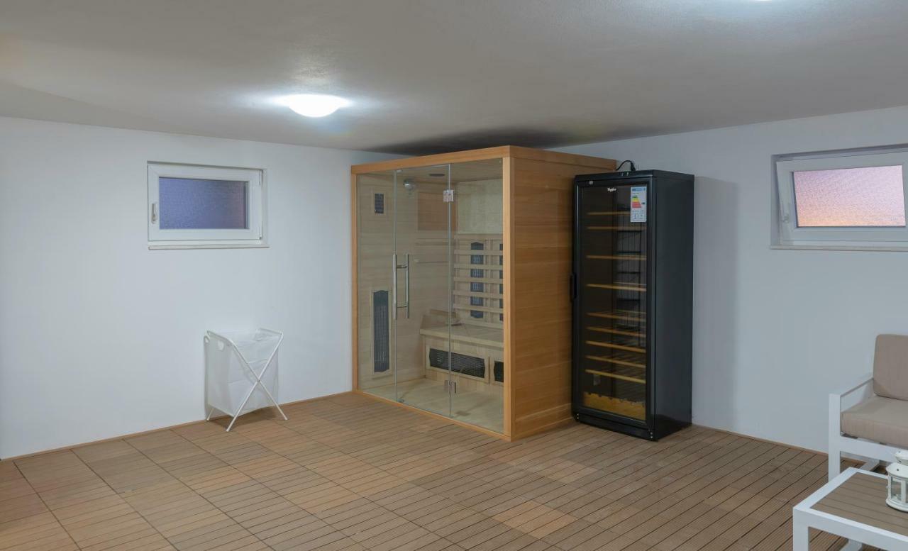 Villa Village Idylle With Heated Pool, Sauna, Jacuzzy And Private Parking Sukošan Extérieur photo